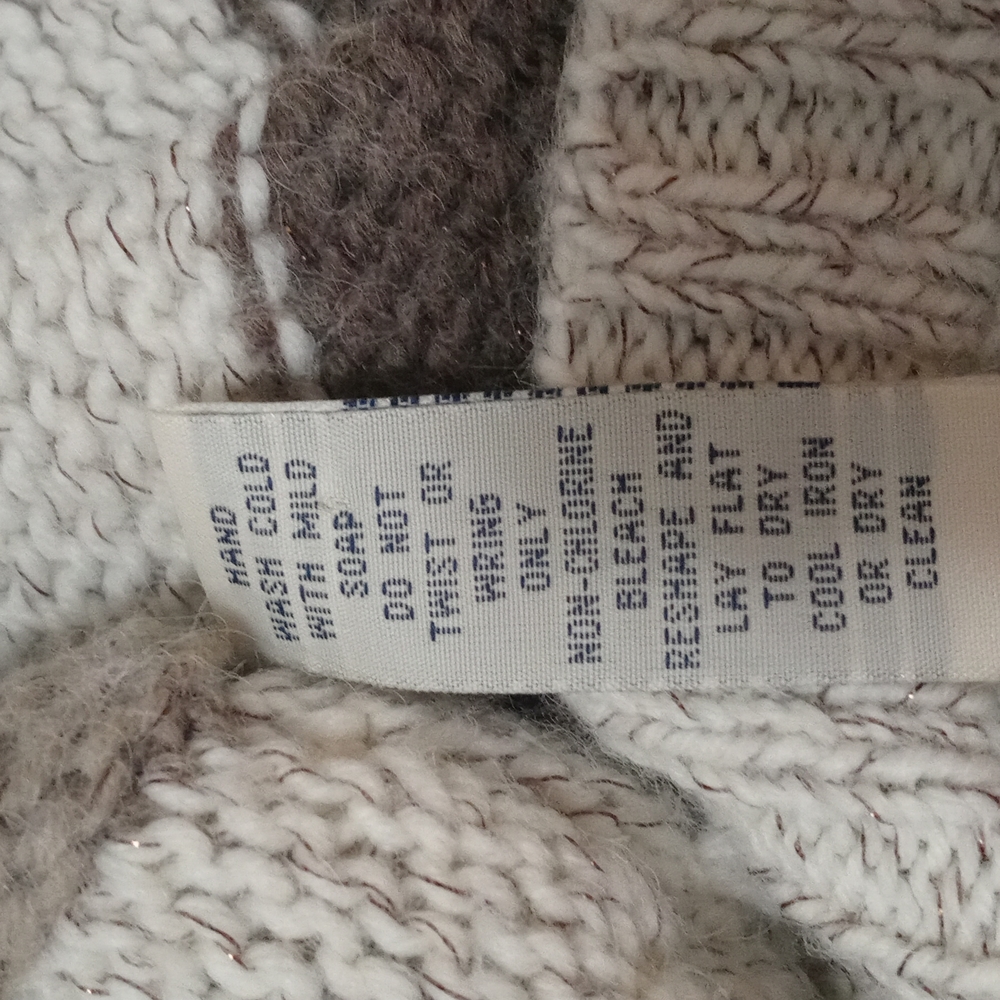 Lucky Brand sweater 😍 - Picture 5 of 5